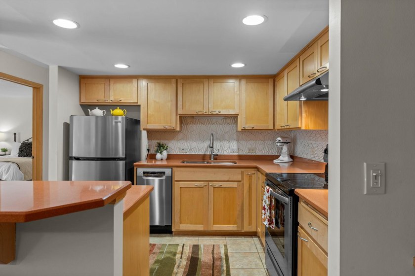 Enjoy an exceptional Minneapolis location in the heart of the - photo 19