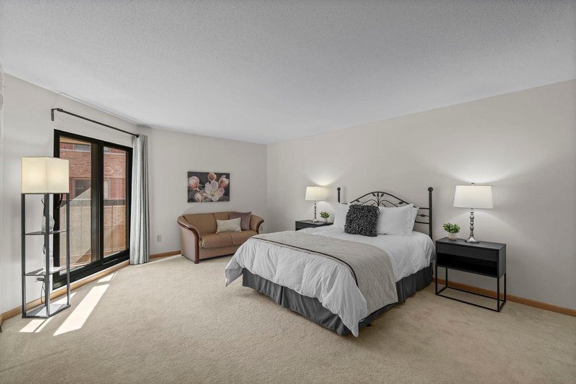 Enjoy an exceptional Minneapolis location in the heart of the - photo 21
