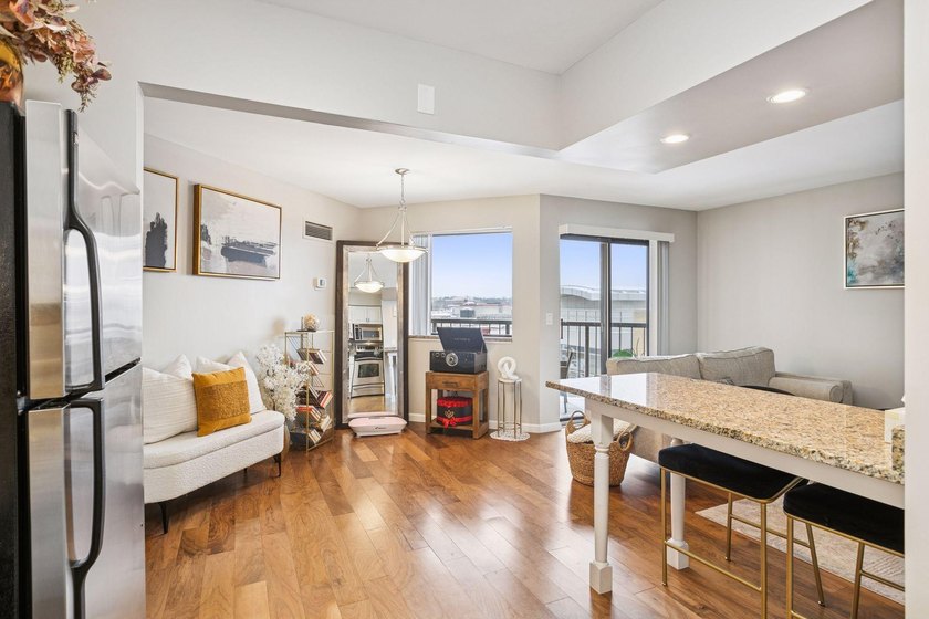 Reduced $35,000 ! Stunning 17th floor unit featuring: 2 bedrooms - photo 2