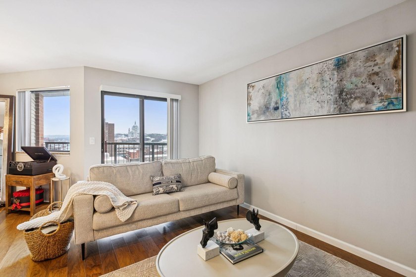 Reduced $35,000 ! Stunning 17th floor unit featuring: 2 bedrooms - photo 3