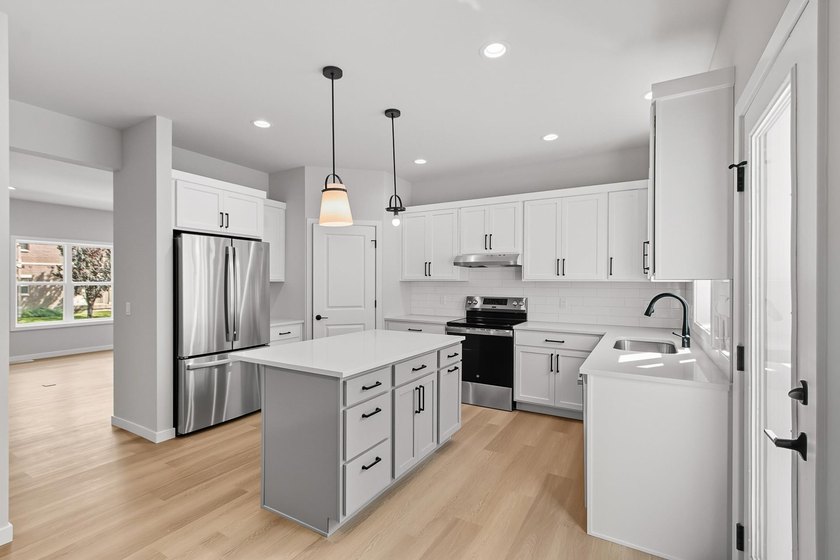 Motivated Seller! Hurry! Move in Ready. Gorgeous Swan Creek - photo 9