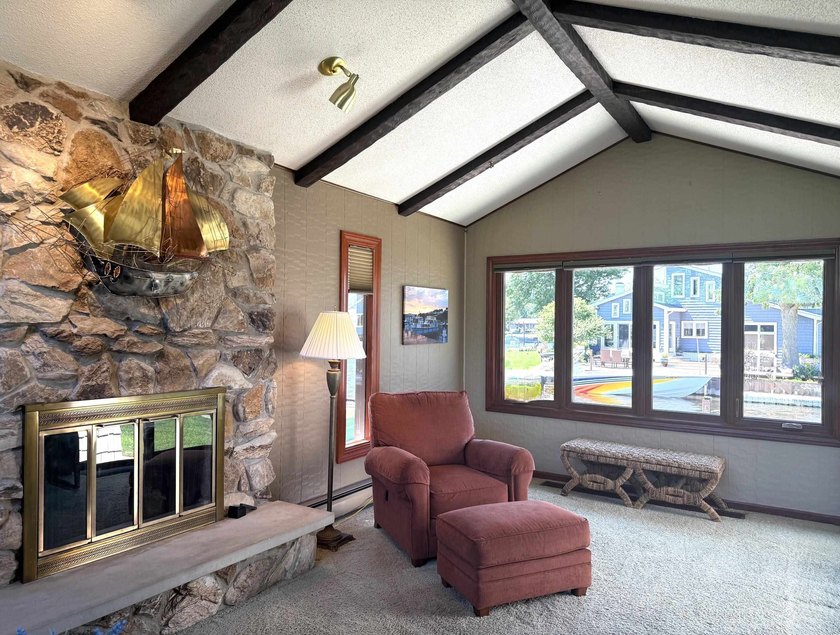 Wake up to a great waterfront view in this beautiful 1884 sq ft - photo 4