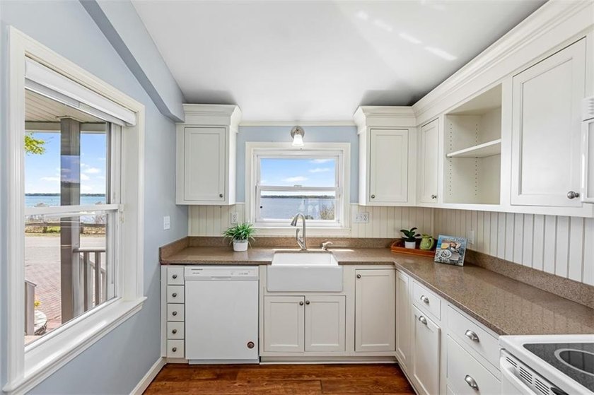 Discover an unparalleled offering in Barrington's highly - photo 10