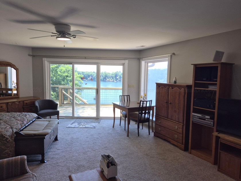 Located on the shores of beautiful Smith Lake, this waterfront - photo 11