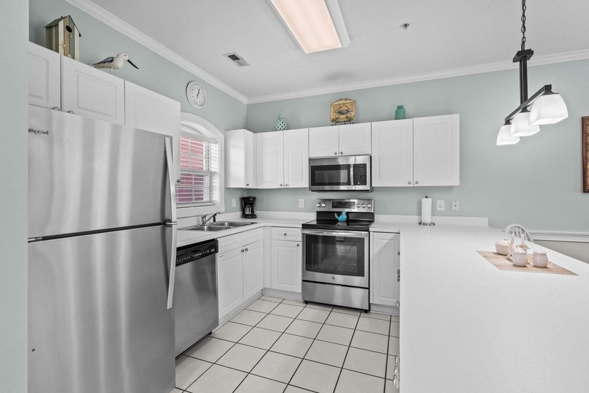 Welcome to Magnolia North at Myrtlewood! This fully furnished - photo 9