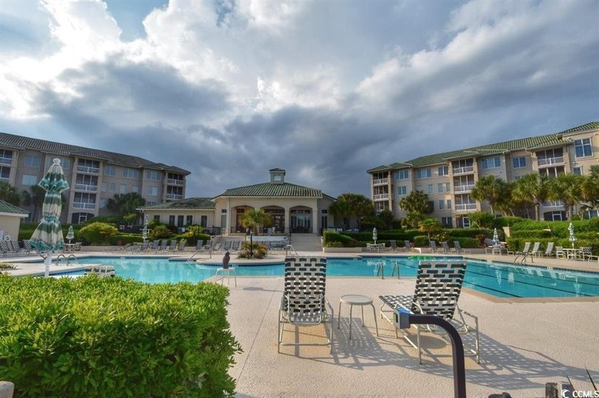 You will love this beautiful top floor penthouse unit in - photo 5