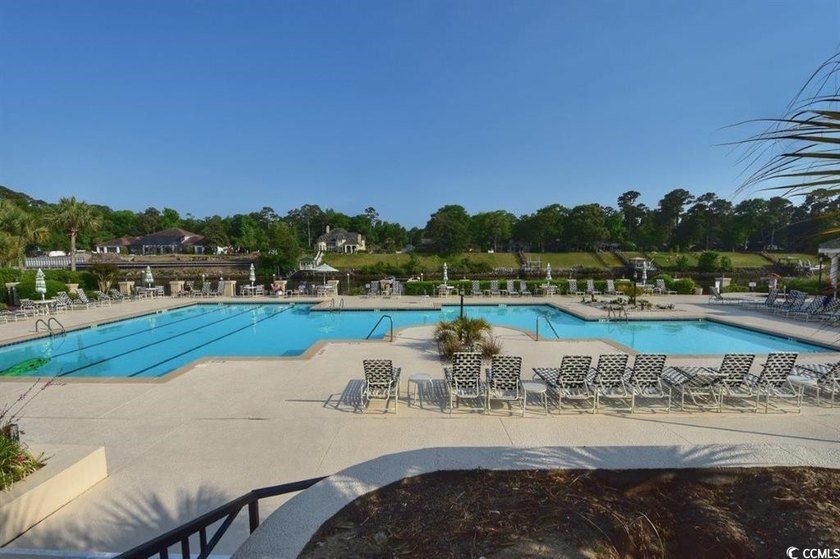 You will love this beautiful top floor penthouse unit in - photo 6