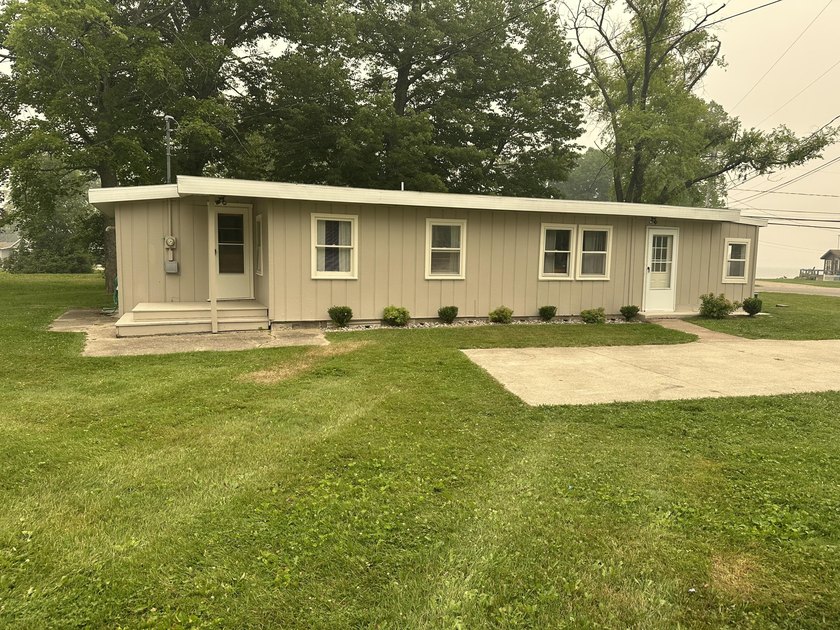 Note: Exterior color is taupe, but due to smoke &amp; haze from the - photo 20