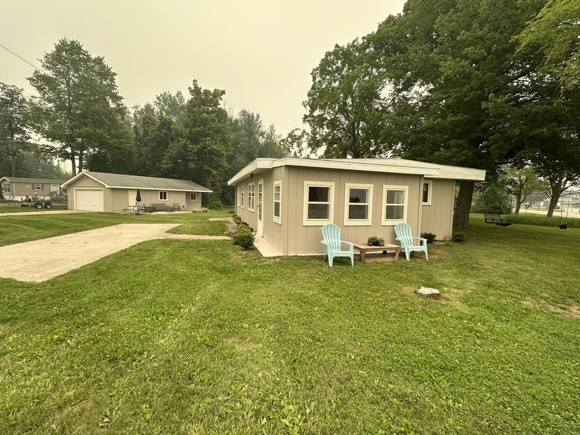 Note: Exterior color is taupe, but due to smoke &amp; haze from the - photo 21