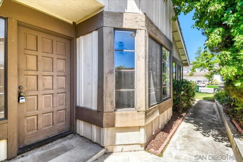 Welcome to this single-story twin home in Rancho Penasquitos! - photo 6