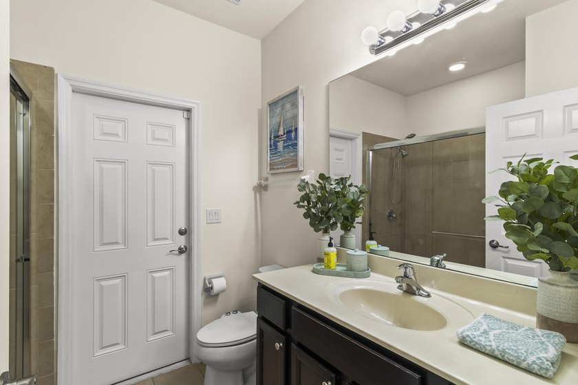 MOTIVATED SELLER - Bring all offers! Exquisite Mediterranean - photo 22