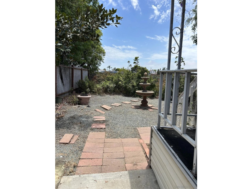 Opportunity Knocks with this 1971 Fashion Manor Double wide - photo 5