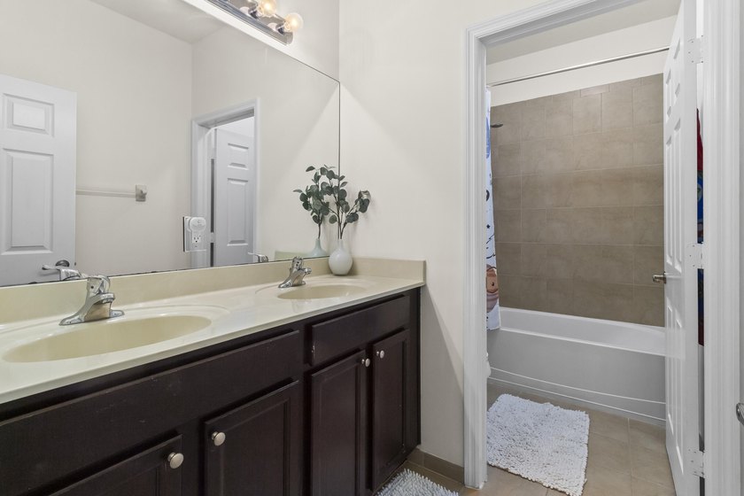 MOTIVATED SELLER - Bring all offers! Exquisite Mediterranean - photo 32