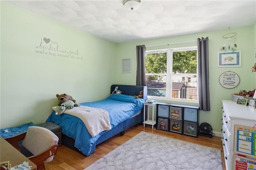 Welcome to this bright and inviting home in Warwick's desirable - photo 9