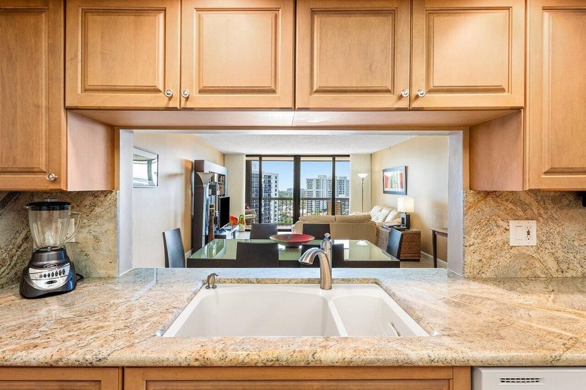 Ocean views and ALL ASSESSMENTS PAID. This high-floor - photo 12