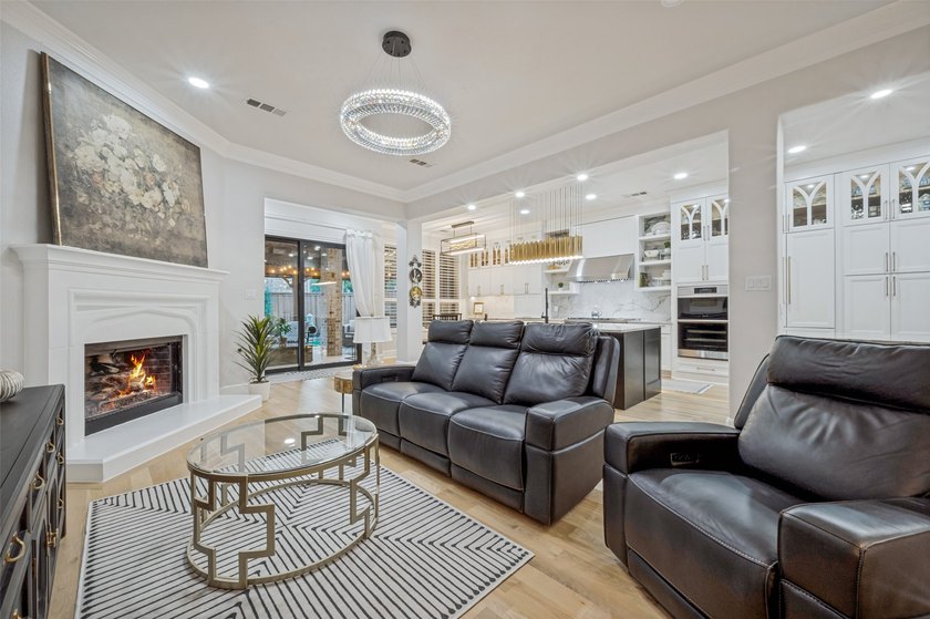 Welcome to 3104 Stonefield where luxury living meets an - photo 13