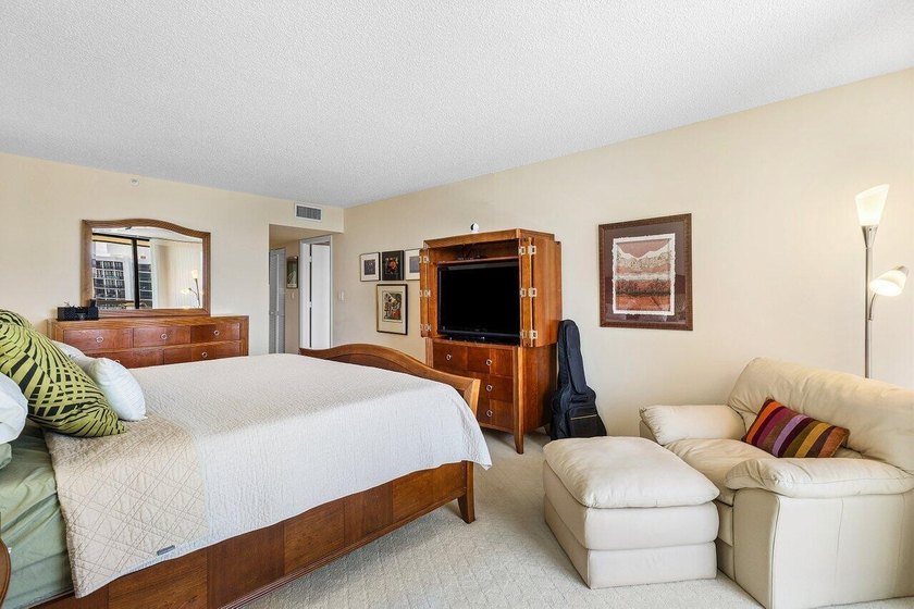 Ocean views and ALL ASSESSMENTS PAID. This high-floor - photo 18