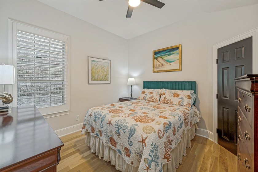Welcome to 3104 Stonefield where luxury living meets an - photo 21