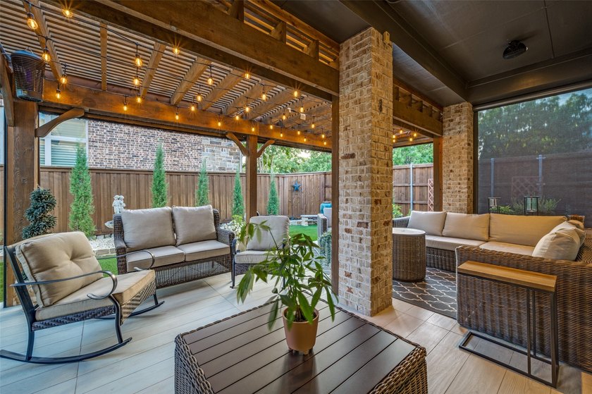 Welcome to 3104 Stonefield where luxury living meets an - photo 31