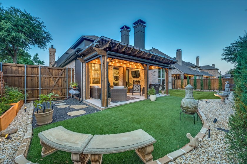 Welcome to 3104 Stonefield where luxury living meets an - photo 32