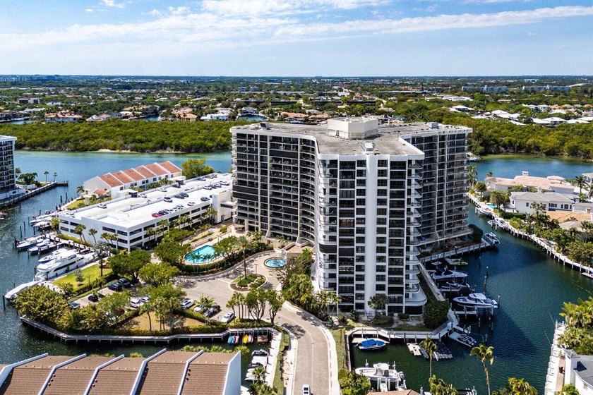 Ocean views and ALL ASSESSMENTS PAID. This high-floor - photo 33