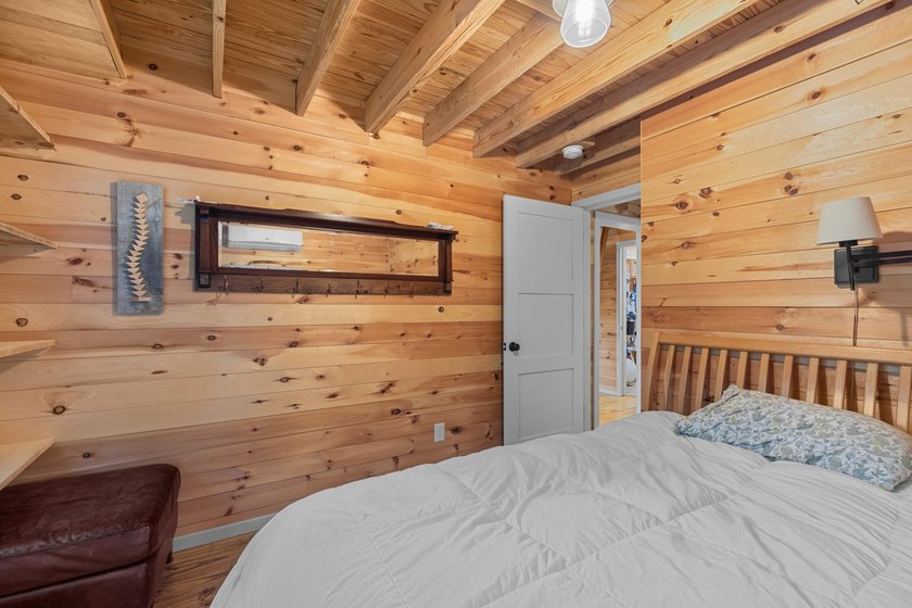 MOTIVATED SELLER: Experience the ultimate mountain-and-lake - photo 18