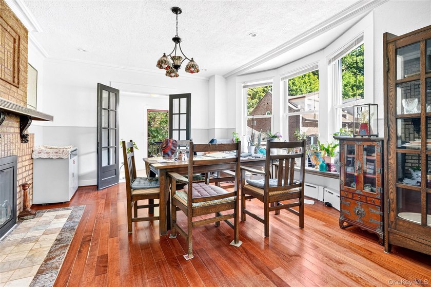3BR | 4Ba | Elegant pre-war residence on a DOUBLE LOT with - photo 5