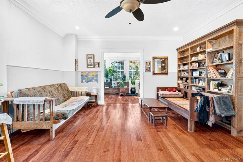 3BR | 4Ba | Elegant pre-war residence on a DOUBLE LOT with - photo 8