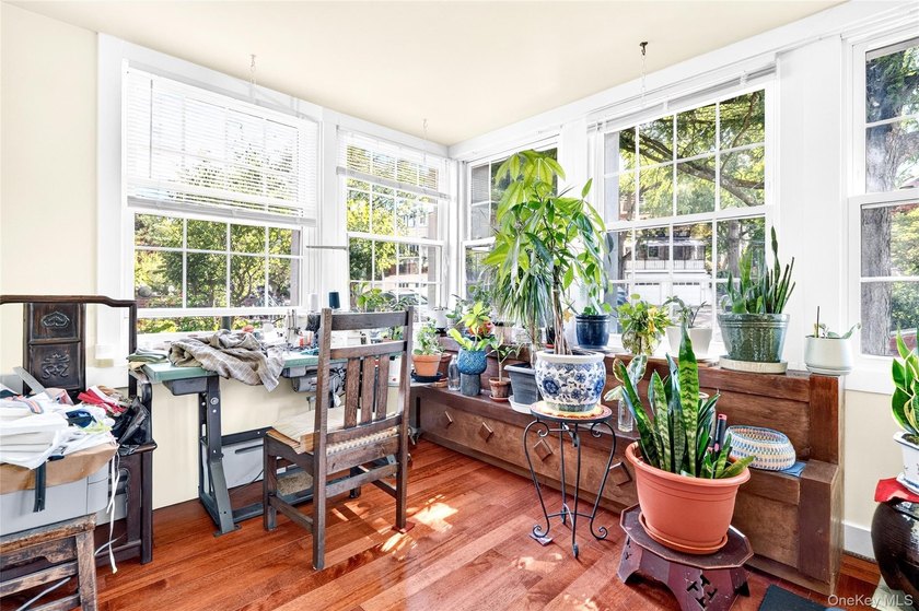 3BR | 4Ba | Elegant pre-war residence on a DOUBLE LOT with - photo 10