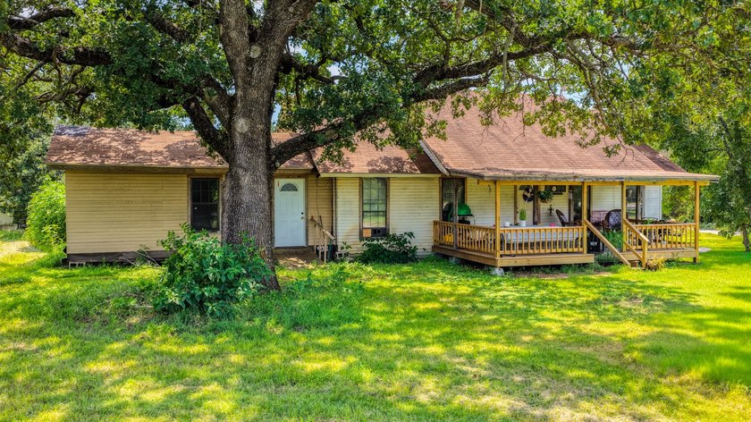 Discover the charm of true country living with this cute 3-bed - photo 3