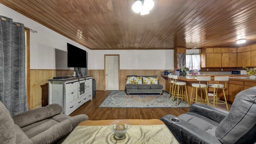 Discover the charm of true country living with this cute 3-bed - photo 6