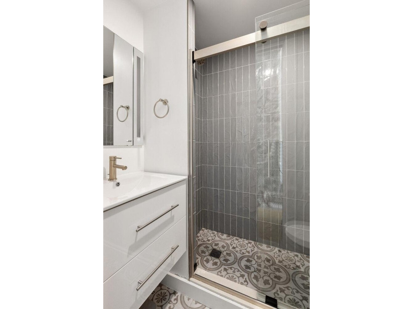 A Private Cobble Hill Residence That Lives Like a Townhouse - photo 11