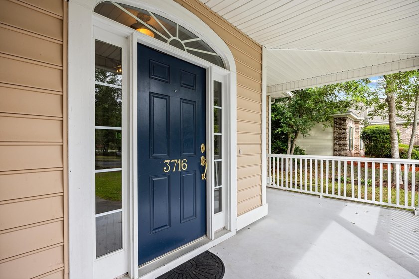 Lowcountry charm meets an exceptional location! Enjoy the - photo 6