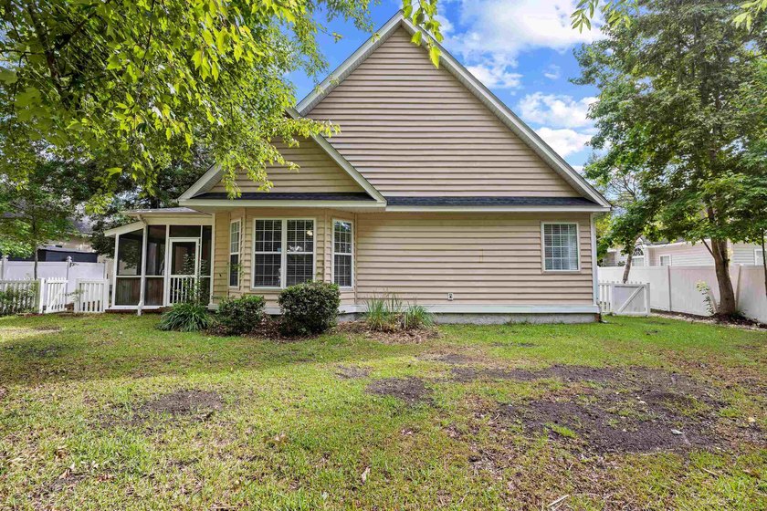 Lowcountry charm meets an exceptional location! Enjoy the - photo 9