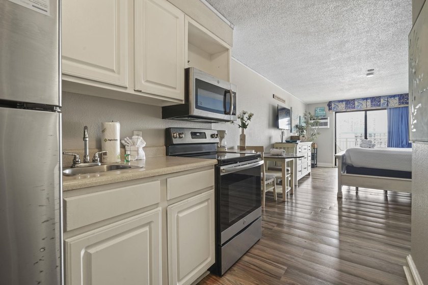 Experience true oceanfront living from this updated 11th-floor - photo 6
