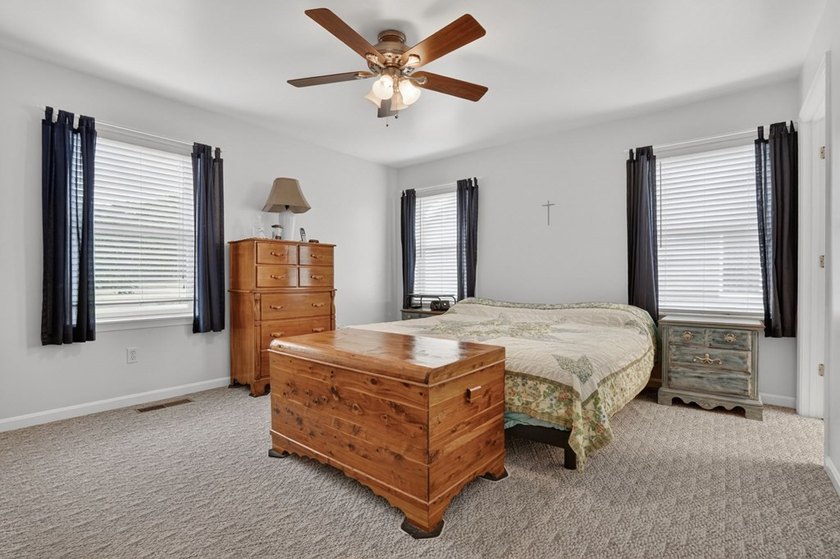 2/215 Well maintained Rancher overlooking the 8th Fairway - photo 17