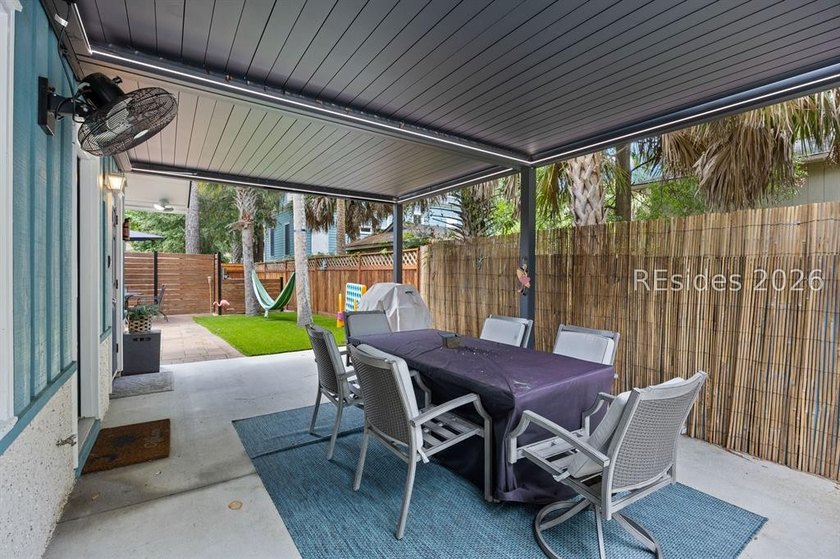 Turn-key, fully renovated beach home in the highly sought-after - photo 28