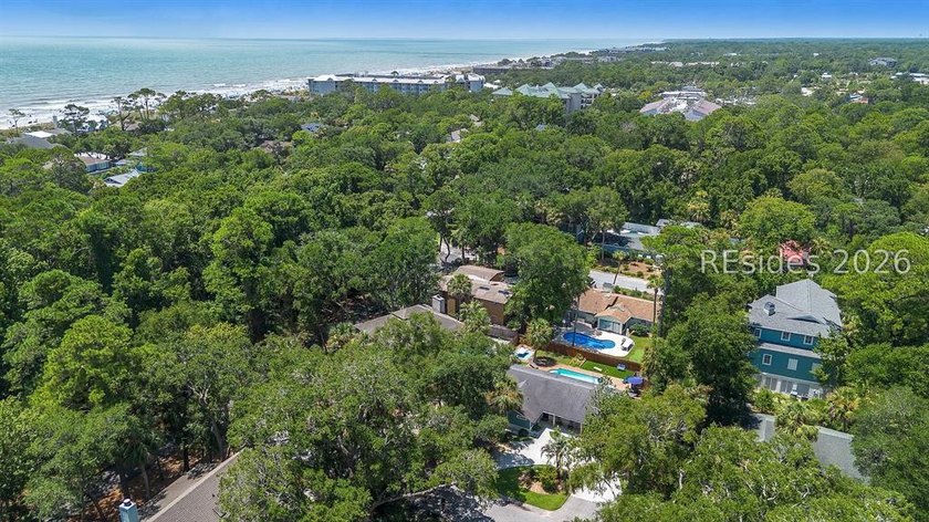 Turn-key, fully renovated beach home in the highly sought-after - photo 29