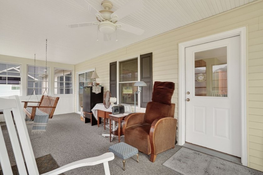 2/215 Well maintained Rancher overlooking the 8th Fairway - photo 29