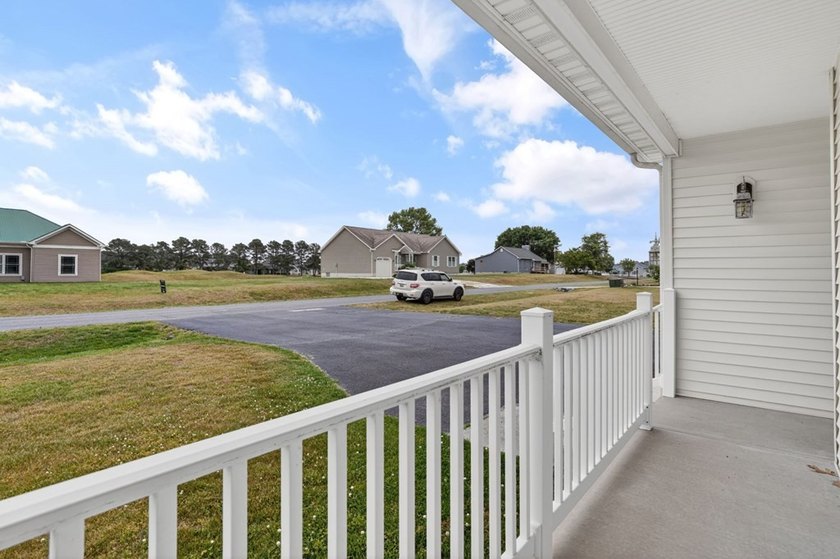 2/215 Well maintained Rancher overlooking the 8th Fairway - photo 32