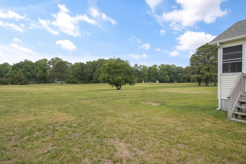 2/215 Well maintained Rancher overlooking the 8th Fairway - photo 39