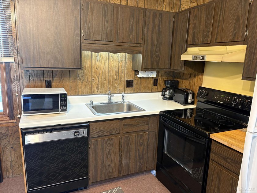 Fully furnished Haven North upper condo unit B-8. This move-in - photo 4