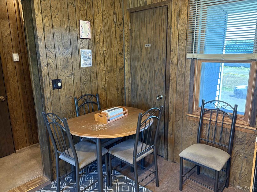 Fully furnished Haven North upper condo unit B-8. This move-in - photo 6