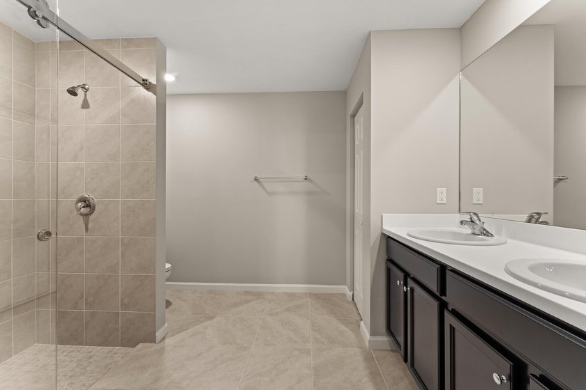 Newer construction without the wait! This 2022 build is move in - photo 14