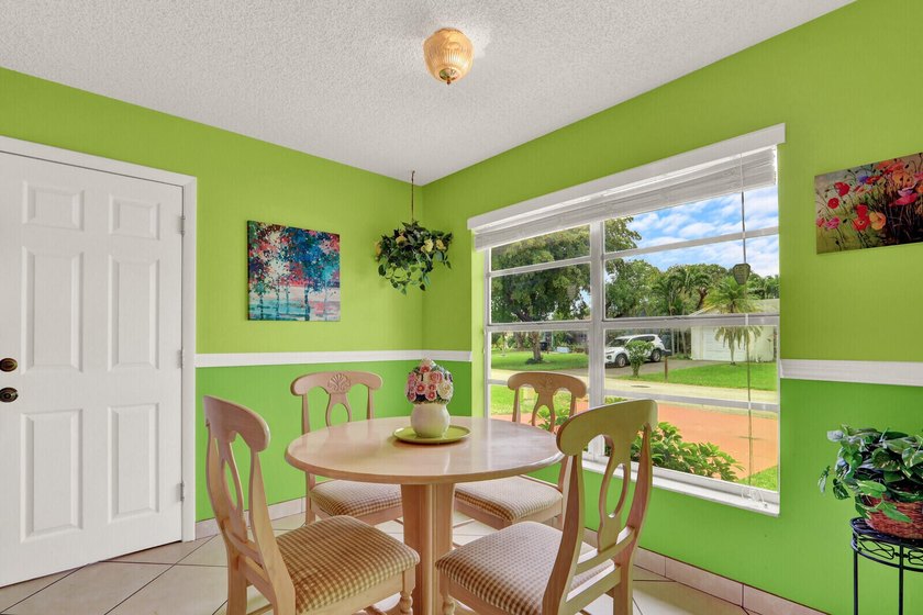 Excellent opportunity to own this 2 bed, 2 bath home close to - photo 18