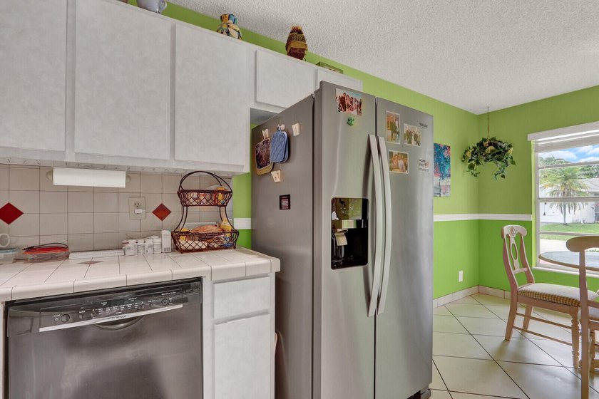 Excellent opportunity to own this 2 bed, 2 bath home close to - photo 22
