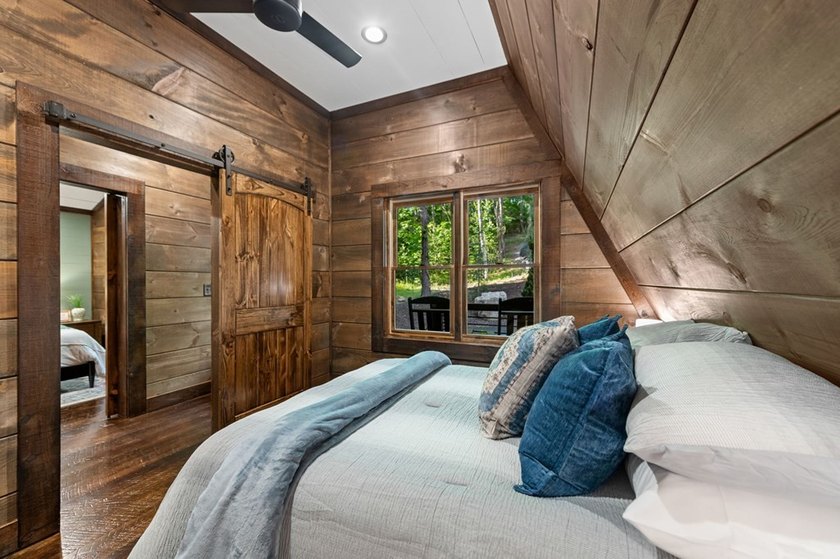 The Ultimate Creekfront Cabin Experience ~ Wake up to the sound - photo 23