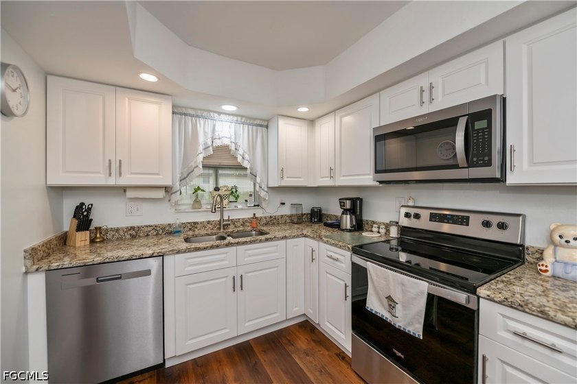 MOTIVATED SELLER on this Turnkey Gem in 55+ Waterfront Gulf - photo 5