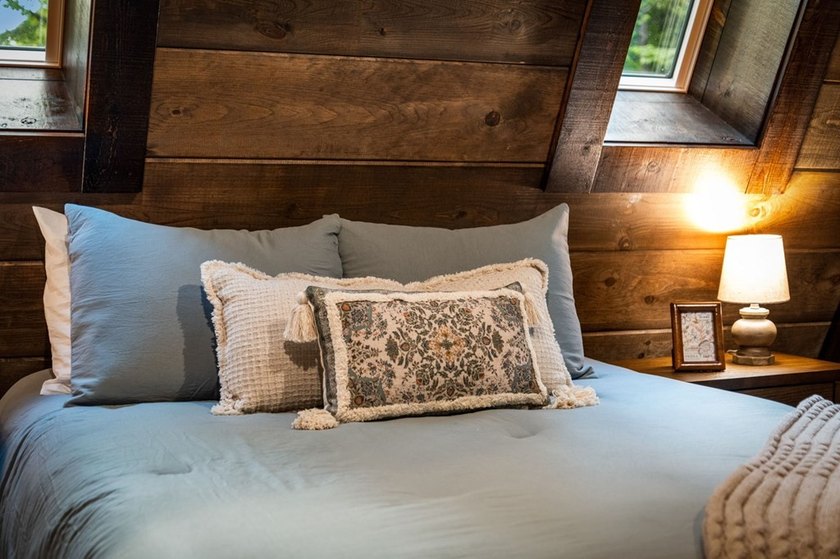 The Ultimate Creekfront Cabin Experience ~ Wake up to the sound - photo 25
