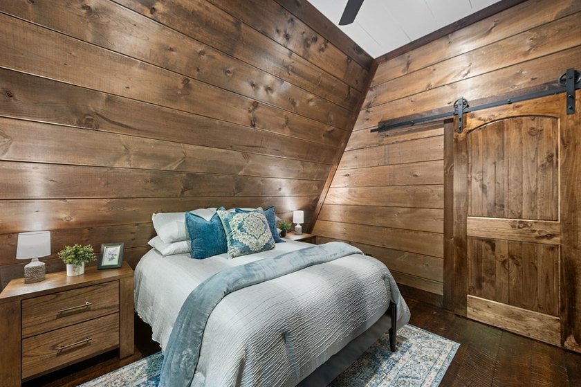 The Ultimate Creekfront Cabin Experience ~ Wake up to the sound - photo 26